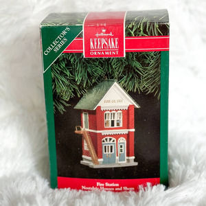 Hallmark Keepsake 1991 Fire Station #8